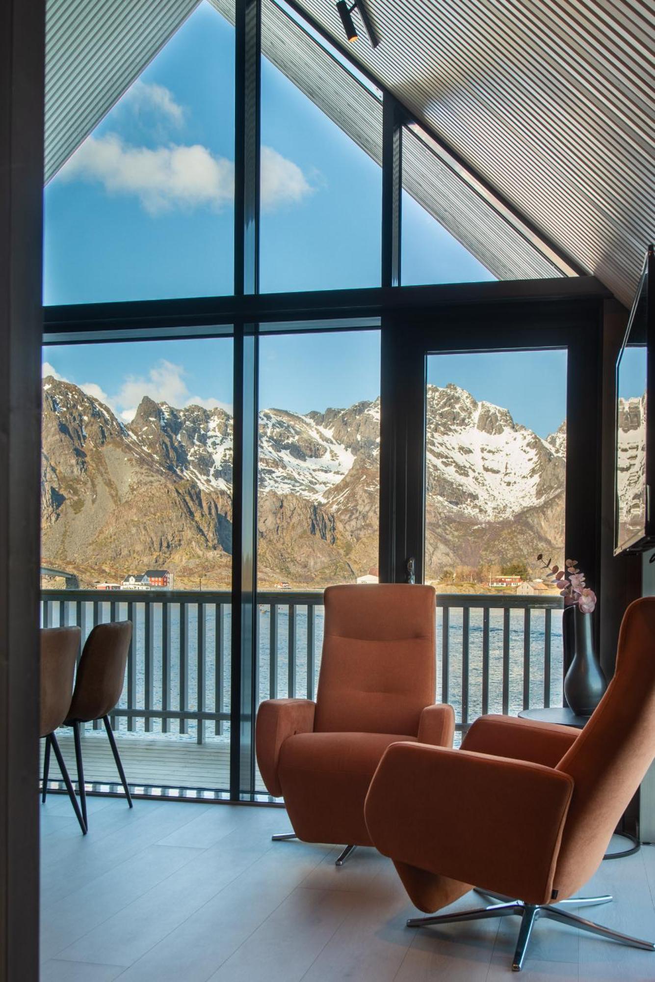 Cornerview Apartment Henningsvaer Exterior foto